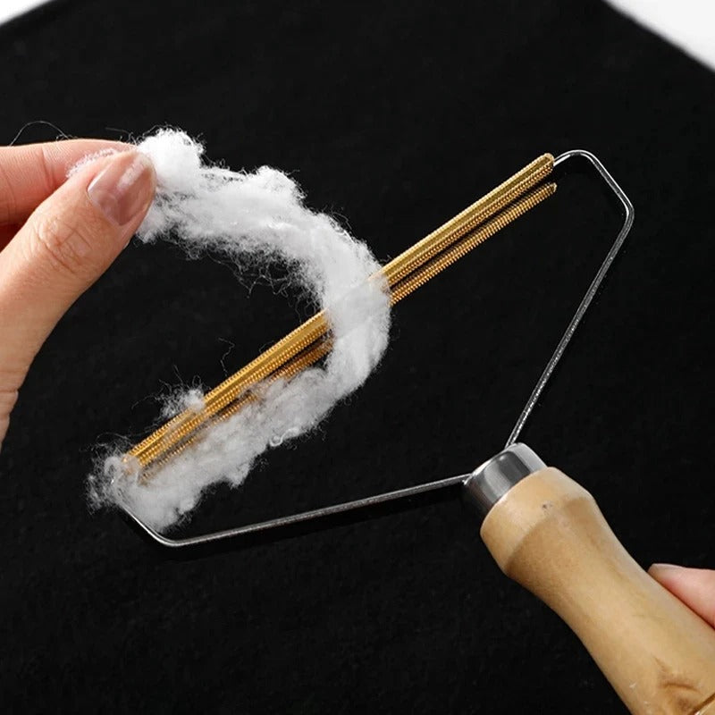 Portable Lint and Pet Hair Removing Tool – a reusable, lightweight pet hair lint remover tool for clothes, upholstery, and car interiors. Compact and eco-friendly with a washable design, perfect for quick touch-ups at home or on the go.